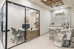 Glass consultation cabin